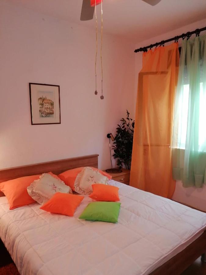 2 L Apartment ยาบลานัก ภายนอก รูปภาพ