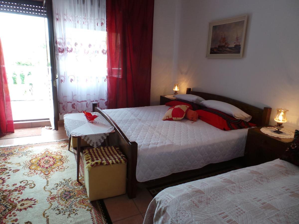 2 L Apartment ยาบลานัก ภายนอก รูปภาพ