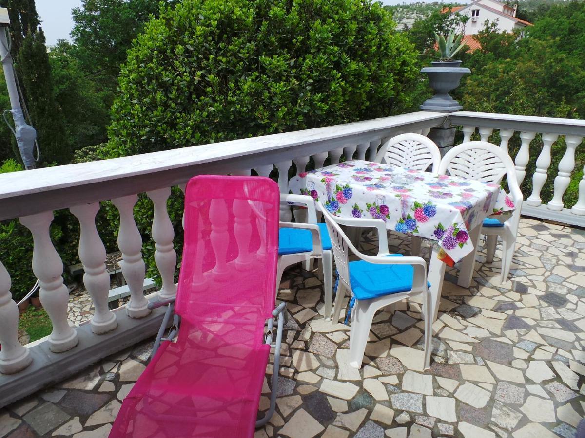 2 L Apartment ยาบลานัก ภายนอก รูปภาพ